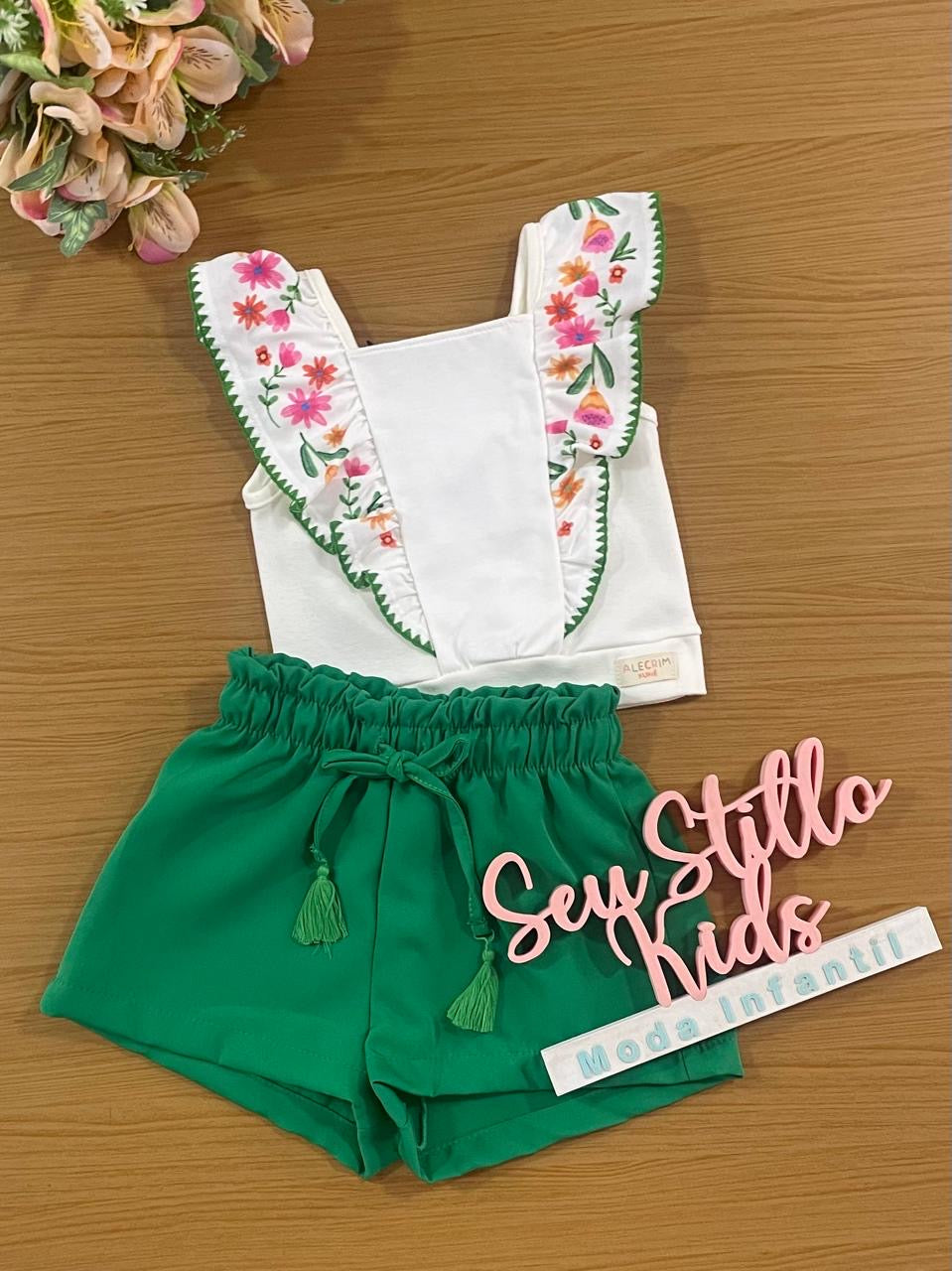Conjunto Infantil Kukie Tropical Shorts e Blusa Branca Flores