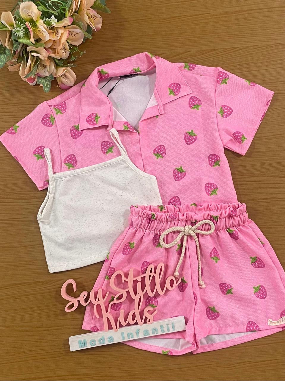 Conjunto Infantil Kukie Inverno Tropical Shorts Blusa e Top Rosa Morango