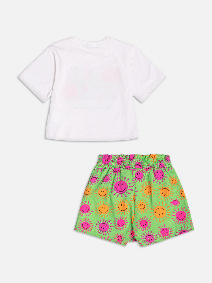 Conjunto Infantil Momi Verão Shorts Saia Verde e Blusa Sol com Strass