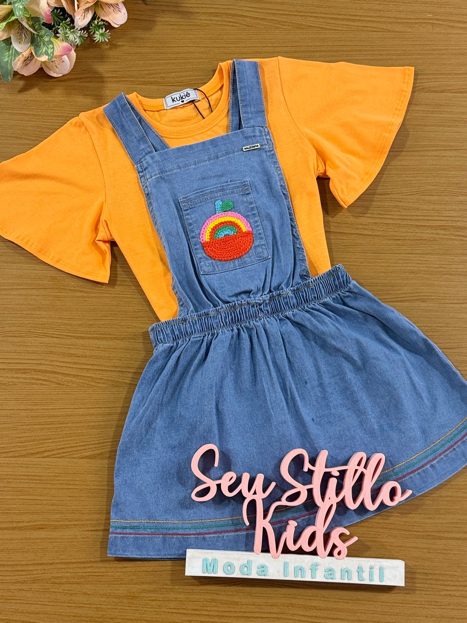 Salopete Infantil Kukie Alecrim Verão Jeans com Blusa Laranja