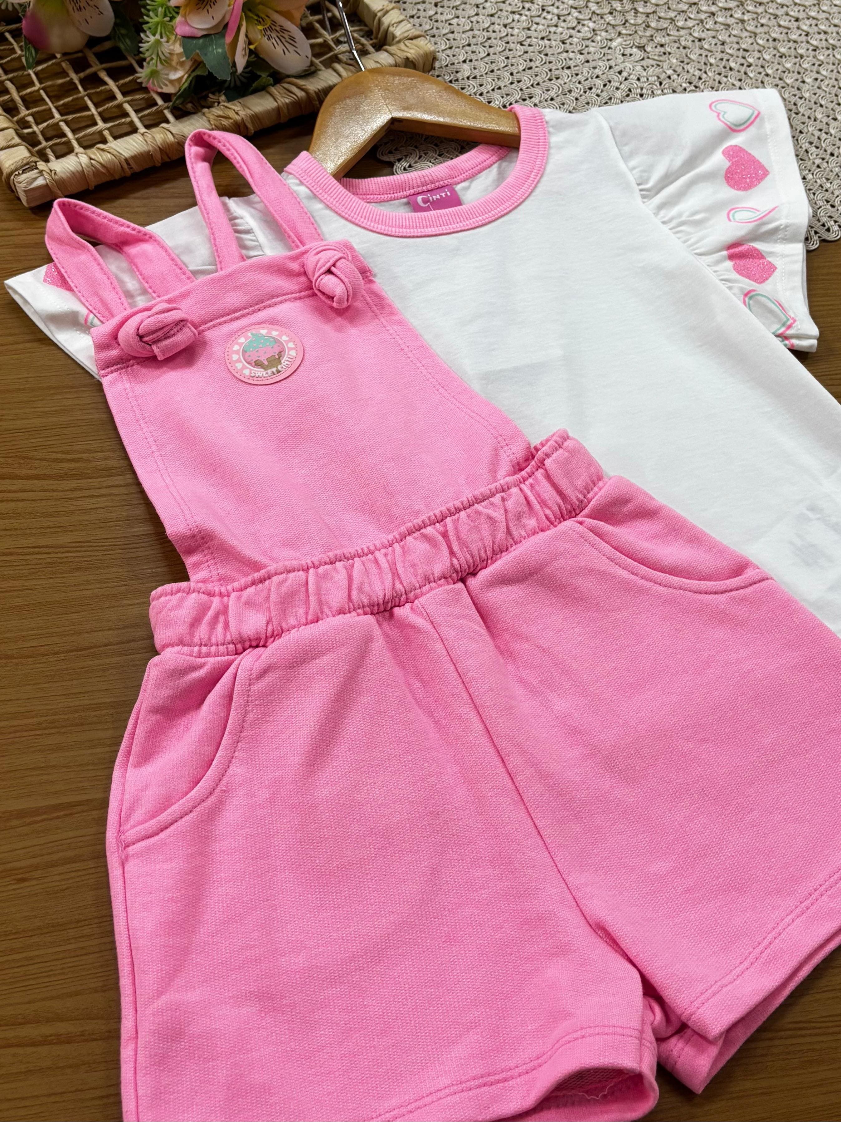 Jardineira Infantil Menina Cinti Rosa com Blusa Branca Corações