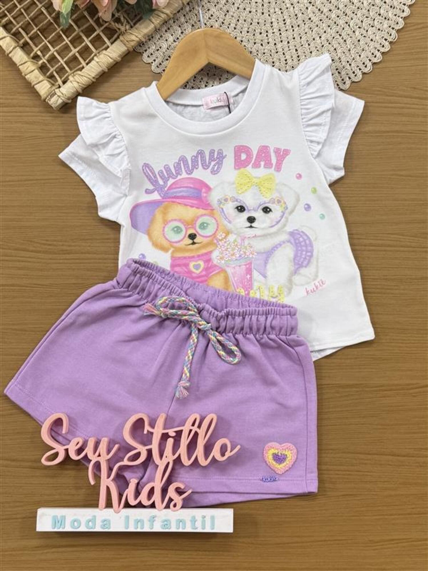Conjunto Infantil Kukiê Verão com Shorts Lilás e Blusa Branca Cachorrinhas Funny Day