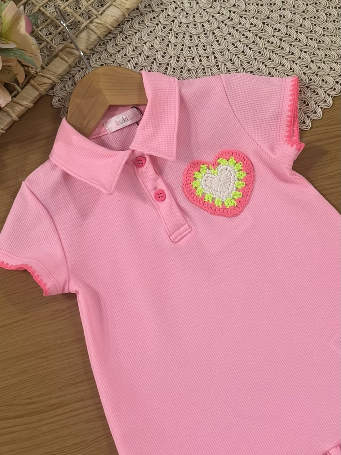 Vestido Infantil Kukiê Verão Rosa Coração Tricô
