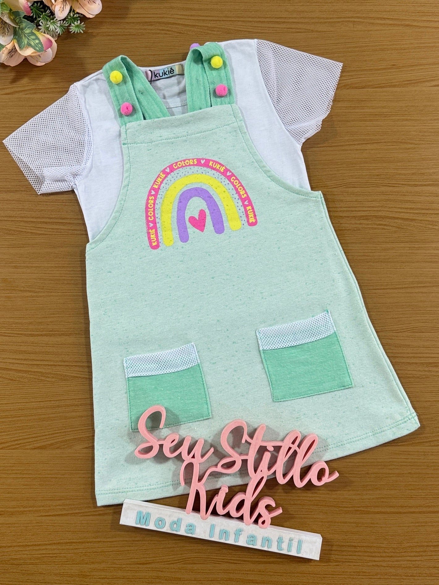 Salopete Infantil Kukie Verão Verde Arco Íris com Blusa