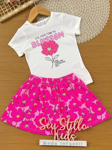 Conjunto Infantil Menina Momi com Saia Rosa e Blusa Branca Florzinha Strass