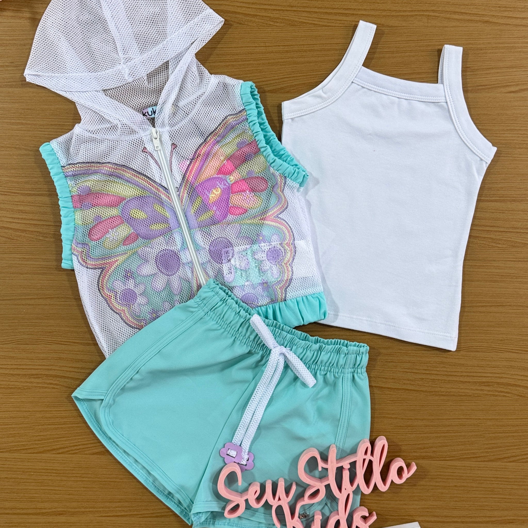 Conjunto Infantil Kukie Verão Shorts Verde, Top e Colete Borboleta