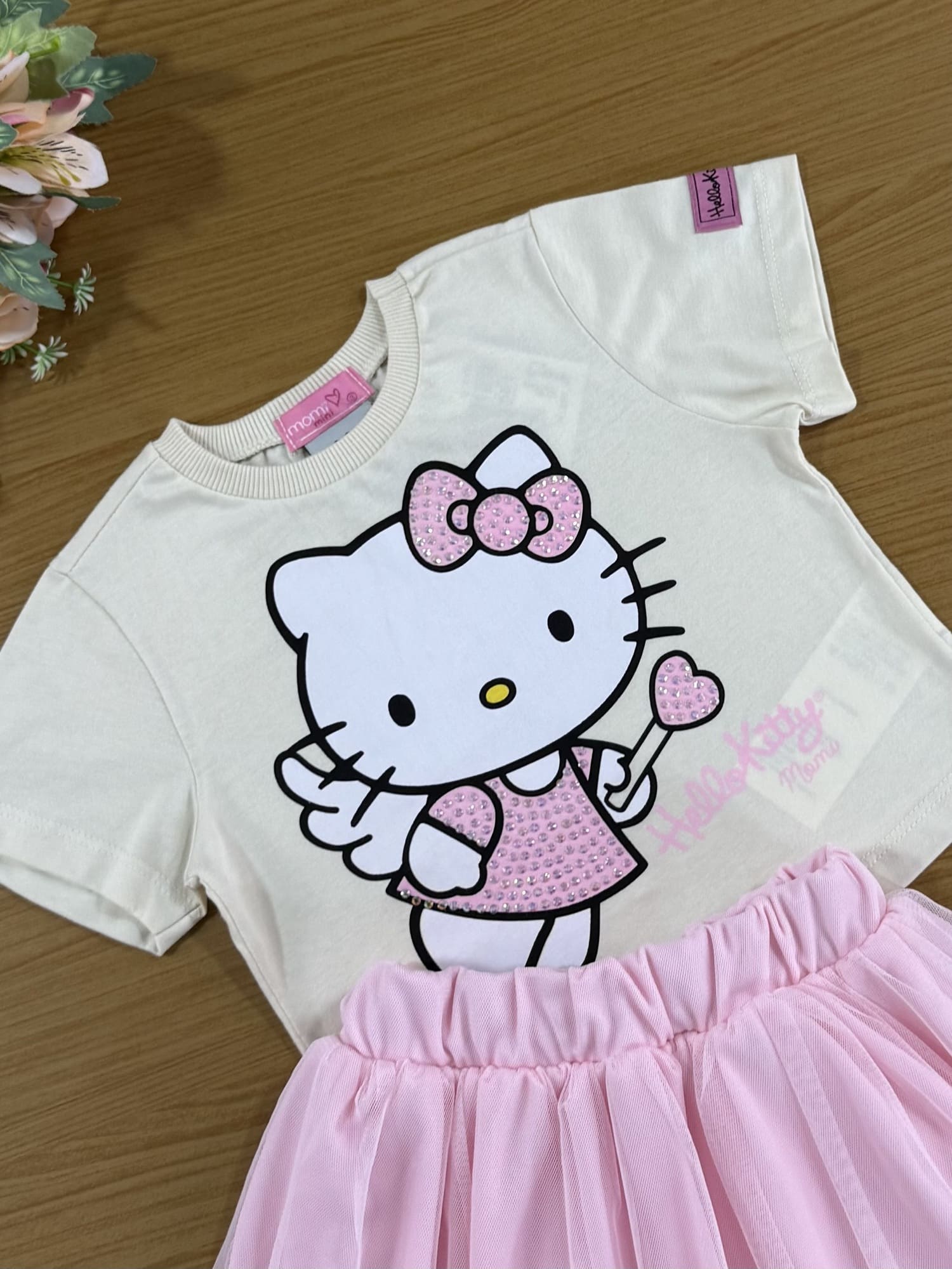 Conjunto Infantil Momi Saia Rosa Tule e Blusa Manga Curta Hello Kitty