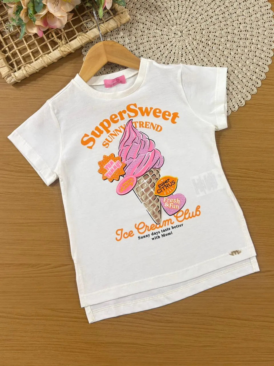 Conjunto Infantil Menina Momi com Calça Legging Laranja e Blusa Branca Sorvetinho Strass
