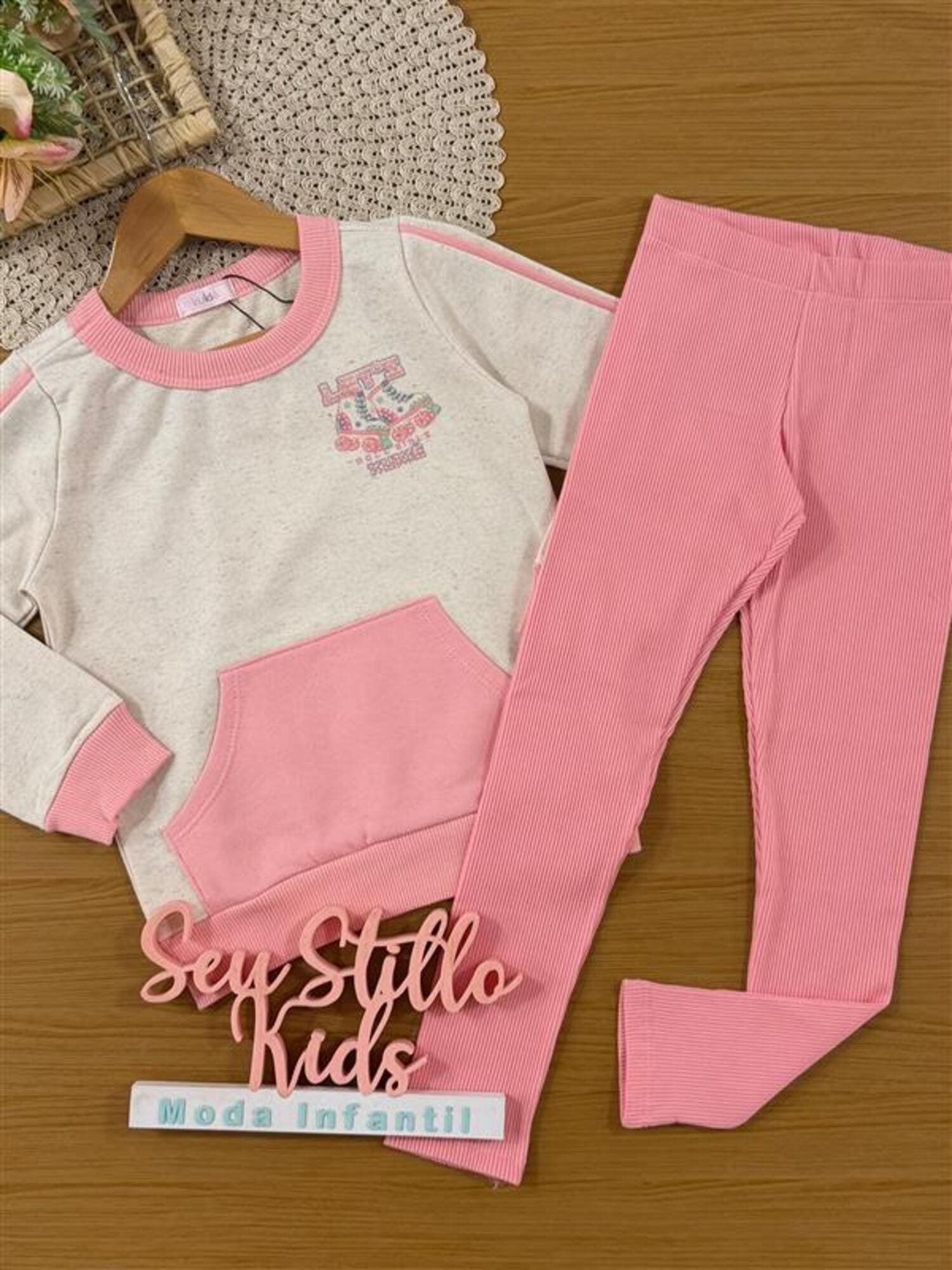 Conjunto Infantil Kukiê Inverno com Calça Legging Rosa e Moletom sem Flanela Patins