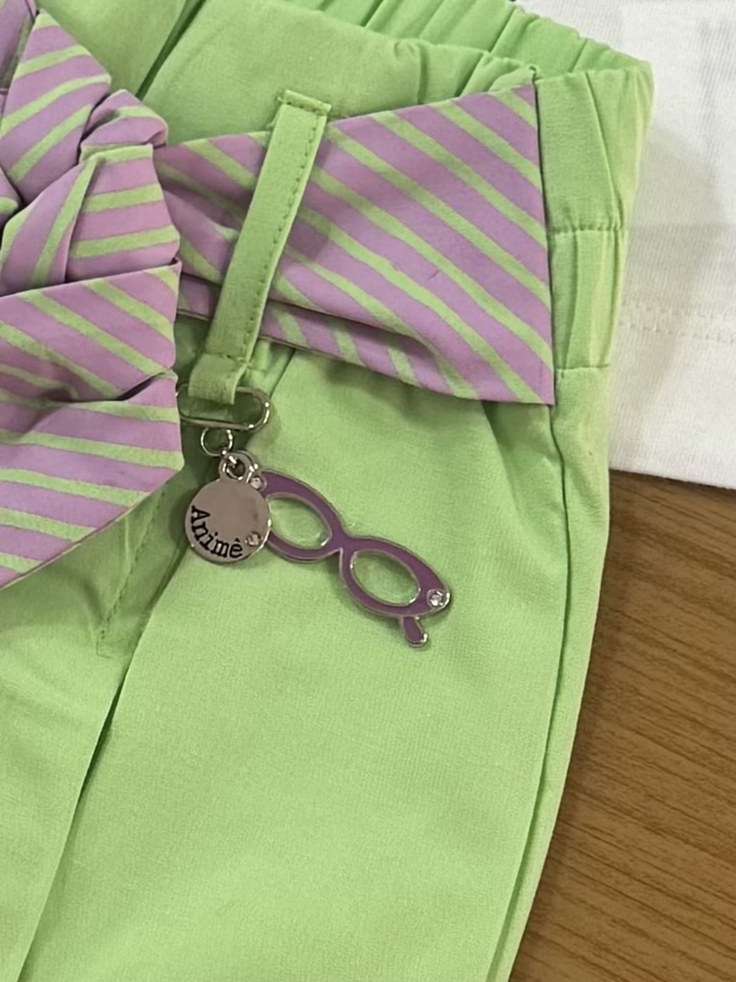 Conjunto Infantil Animê Verão, Shorts Saia Verde e Blusa Branca com Laço Minnie Disney