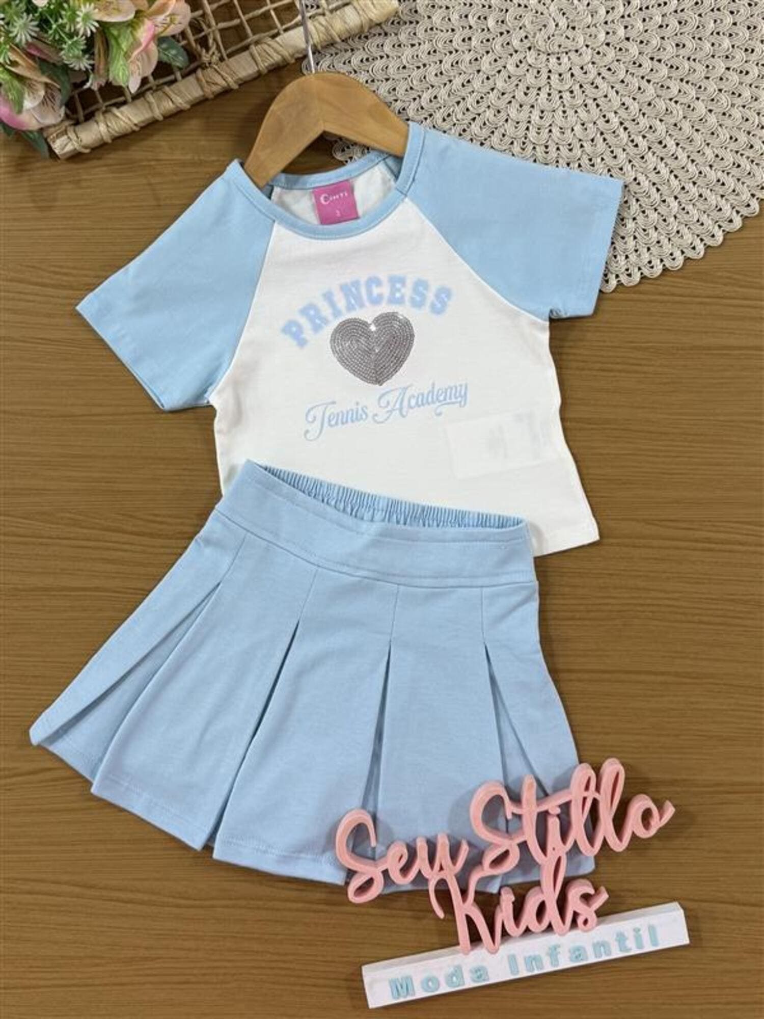 Conjunto Infantil Cinti Verão com Shorts Saia Azul e Blusa Branca Princess