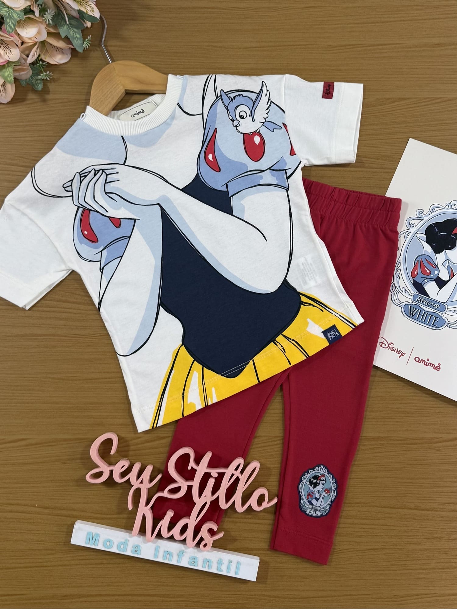 Conjunto Infantil Animê Calça Legging Blusa Manga Curta e Capa Branca de Neve Disney