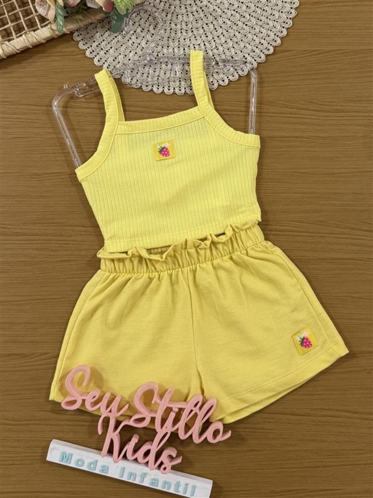 Conjunto Infantil Bimbi Verão com Shorts e Regata Amarela Moranguinho