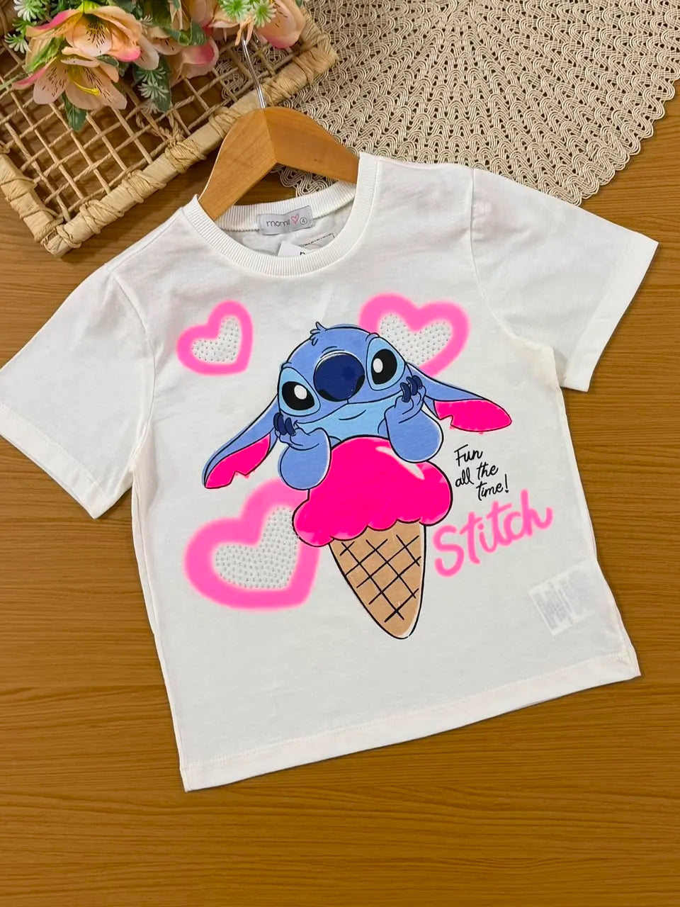 Conjunto Infantil Menina Momi Com Shorts Ciclista Rosa e Blusa Branca Stitch Sorvetinho Disney