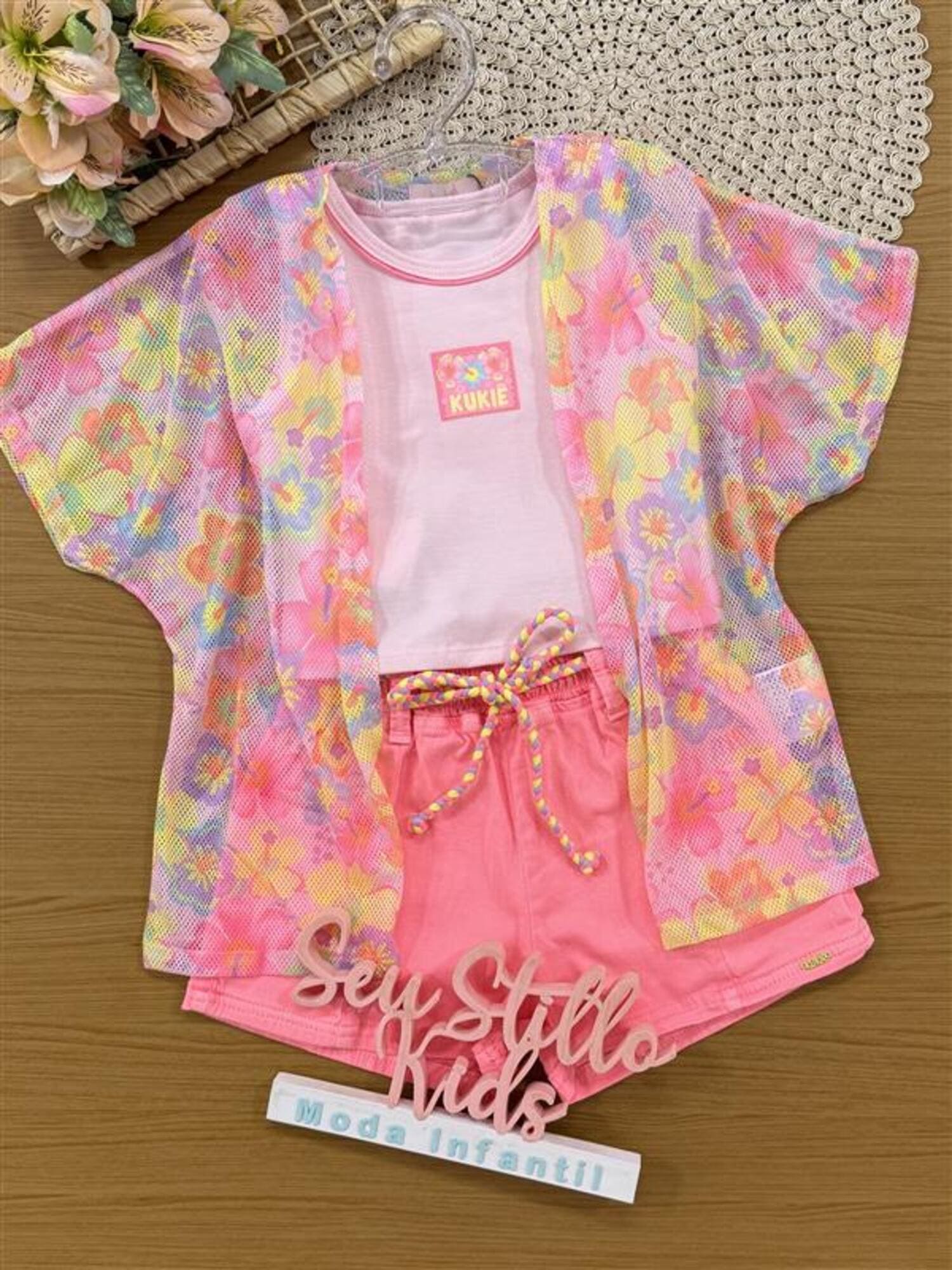 Conjunto infantil Kukiê Verão Blusa, Kimono Floral e shorts Rosa