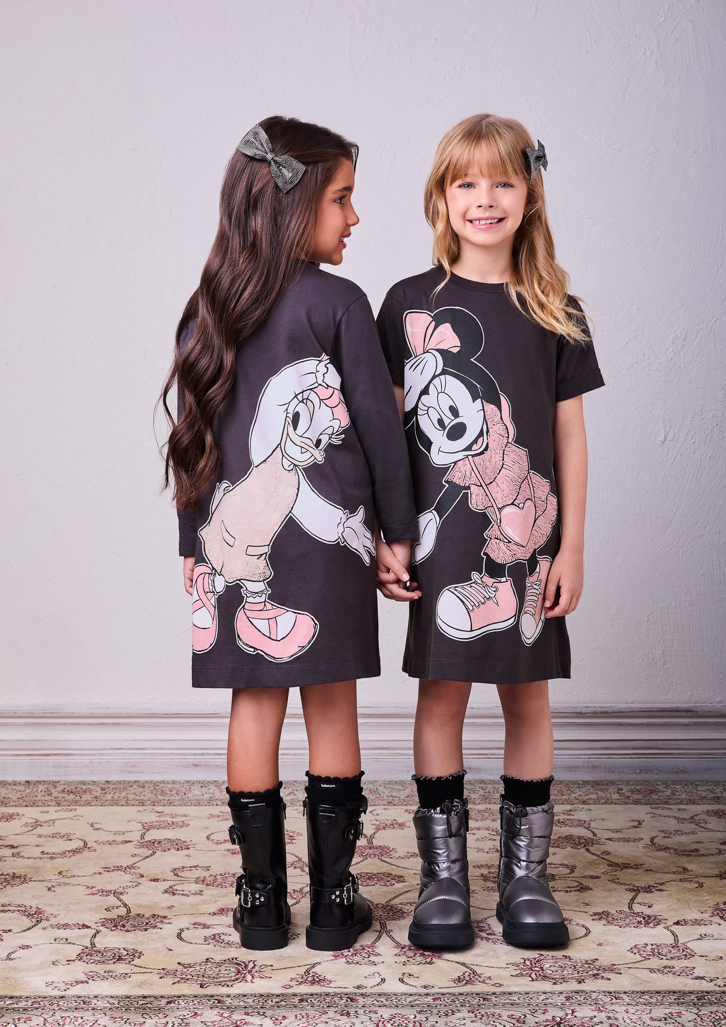Vestido Infantil Animê Cinza Escuro Minnie e Margarida Disney
