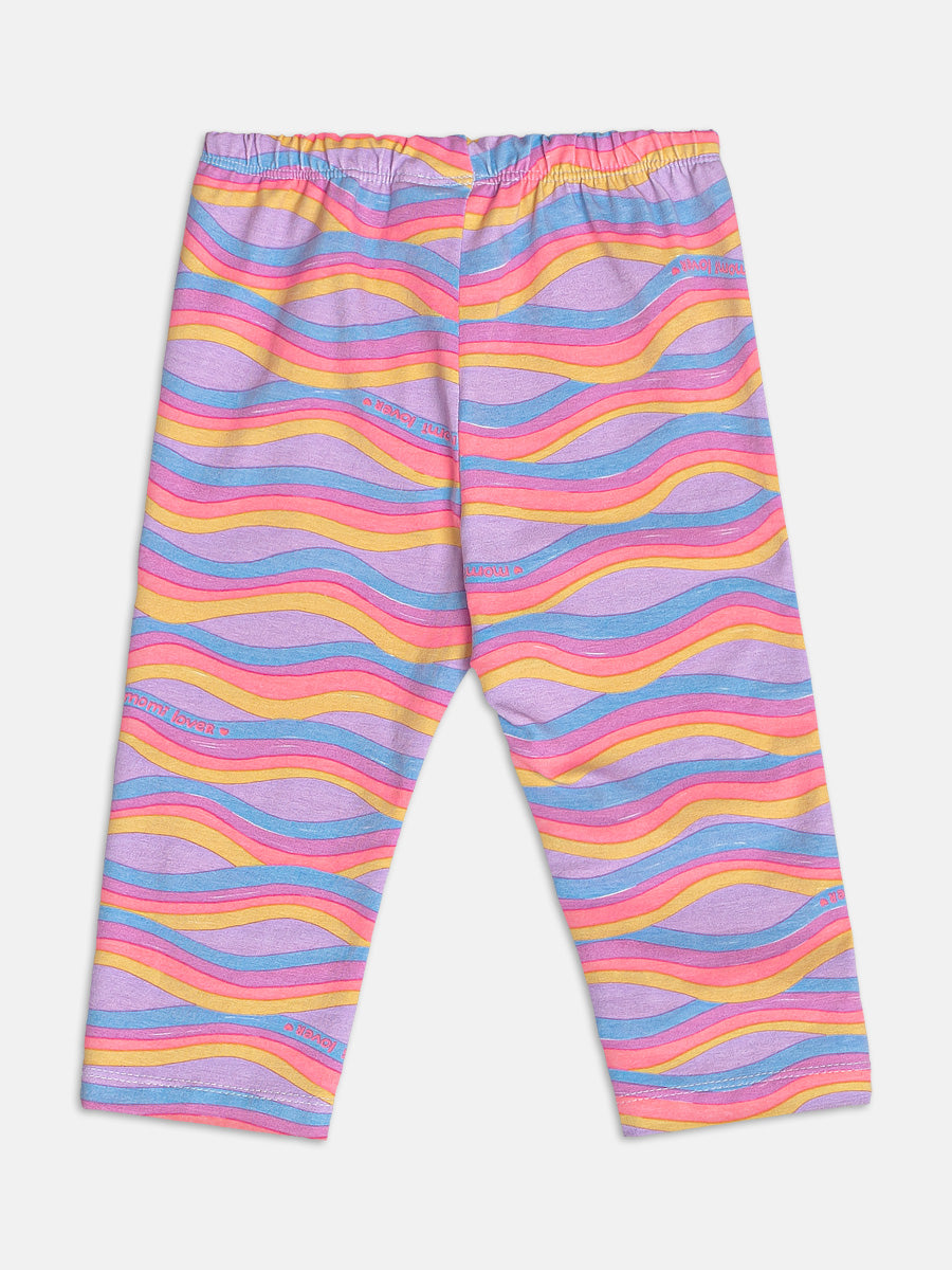 Conjunto Infantil Momi Verão com Calça Capri Colorido e Blusa Branca Arco-íris