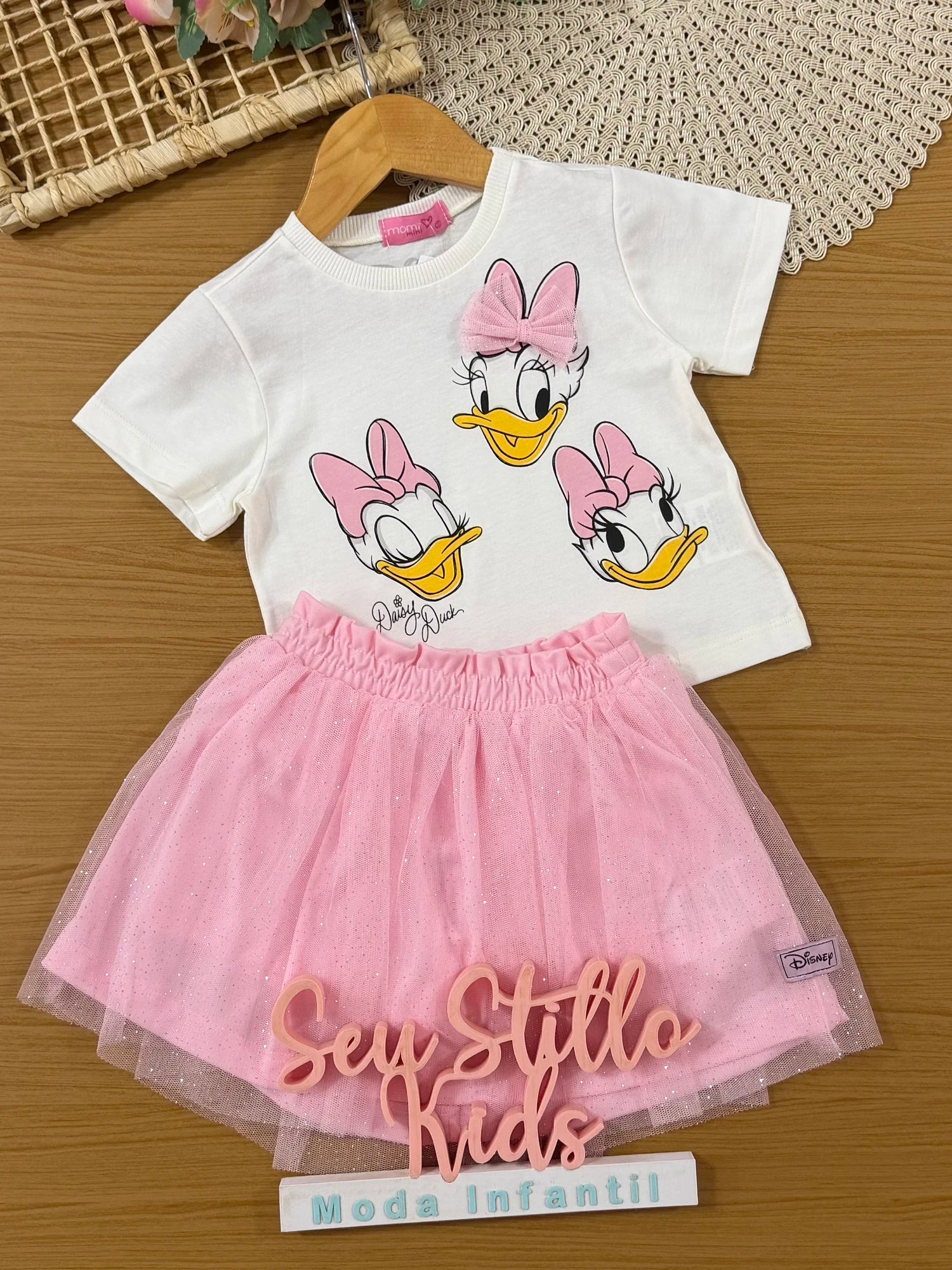 Conjunto Infantil Momi Inverno com Saia em Tule Rosa e Blusa Manga Curta Daisy Duck Disney