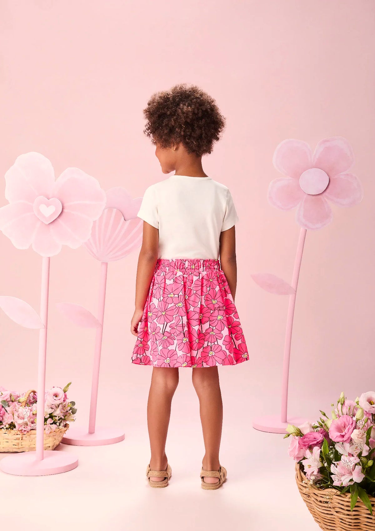 Conjunto Infantil Menina Momi com Saia Rosa e Blusa Branca Florzinha Strass