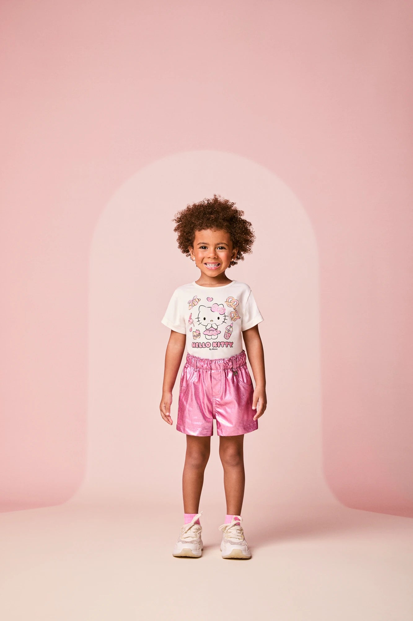Conjunto Infantil Momi Inverno com Shorts Rosa e Blusa Manga Curta Hello Kitty Docinhos