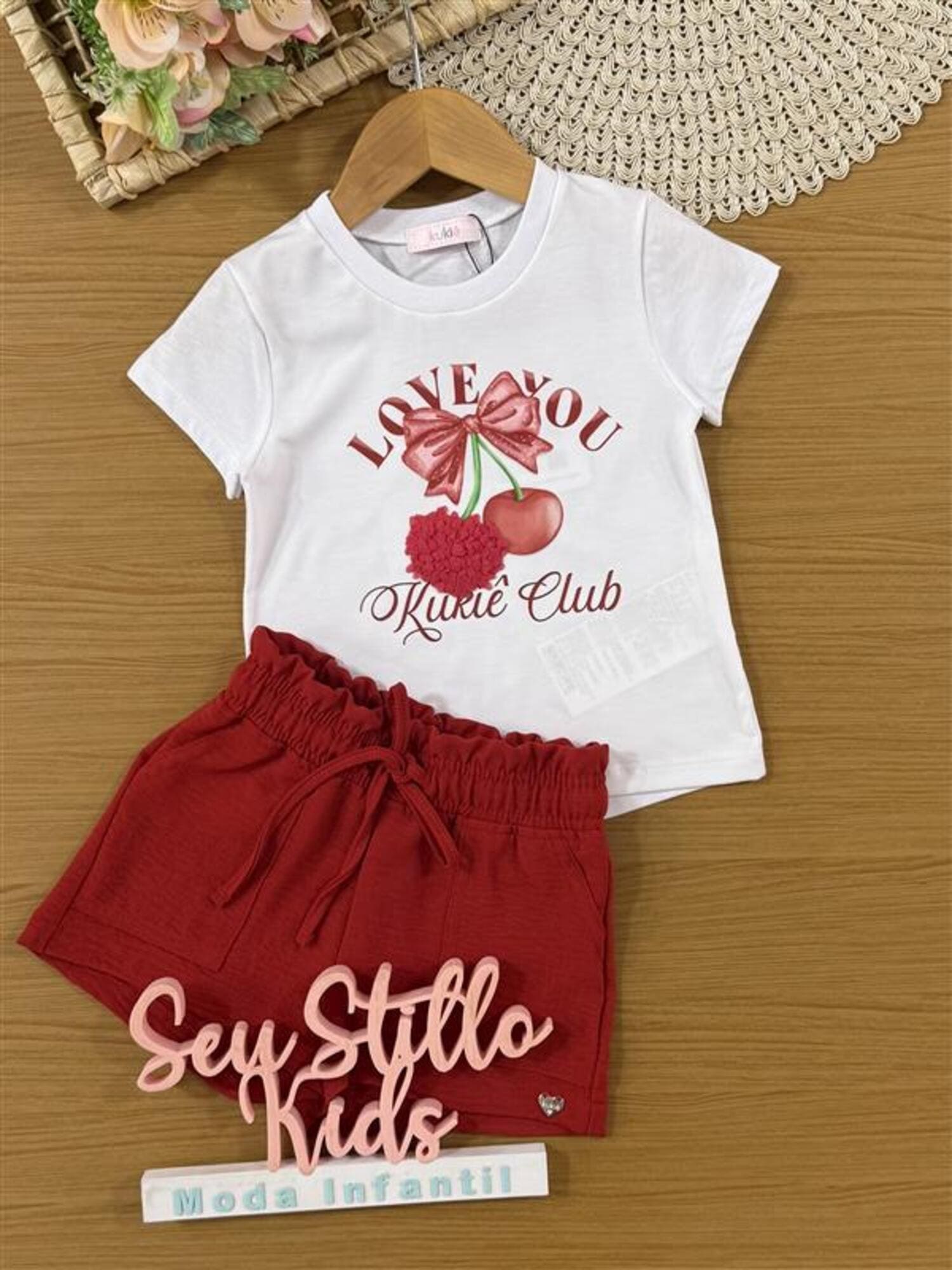 Conjunto Infantil Kukiê Verão com Shorts Vermelho e Blusa Branca Cerejinha Love