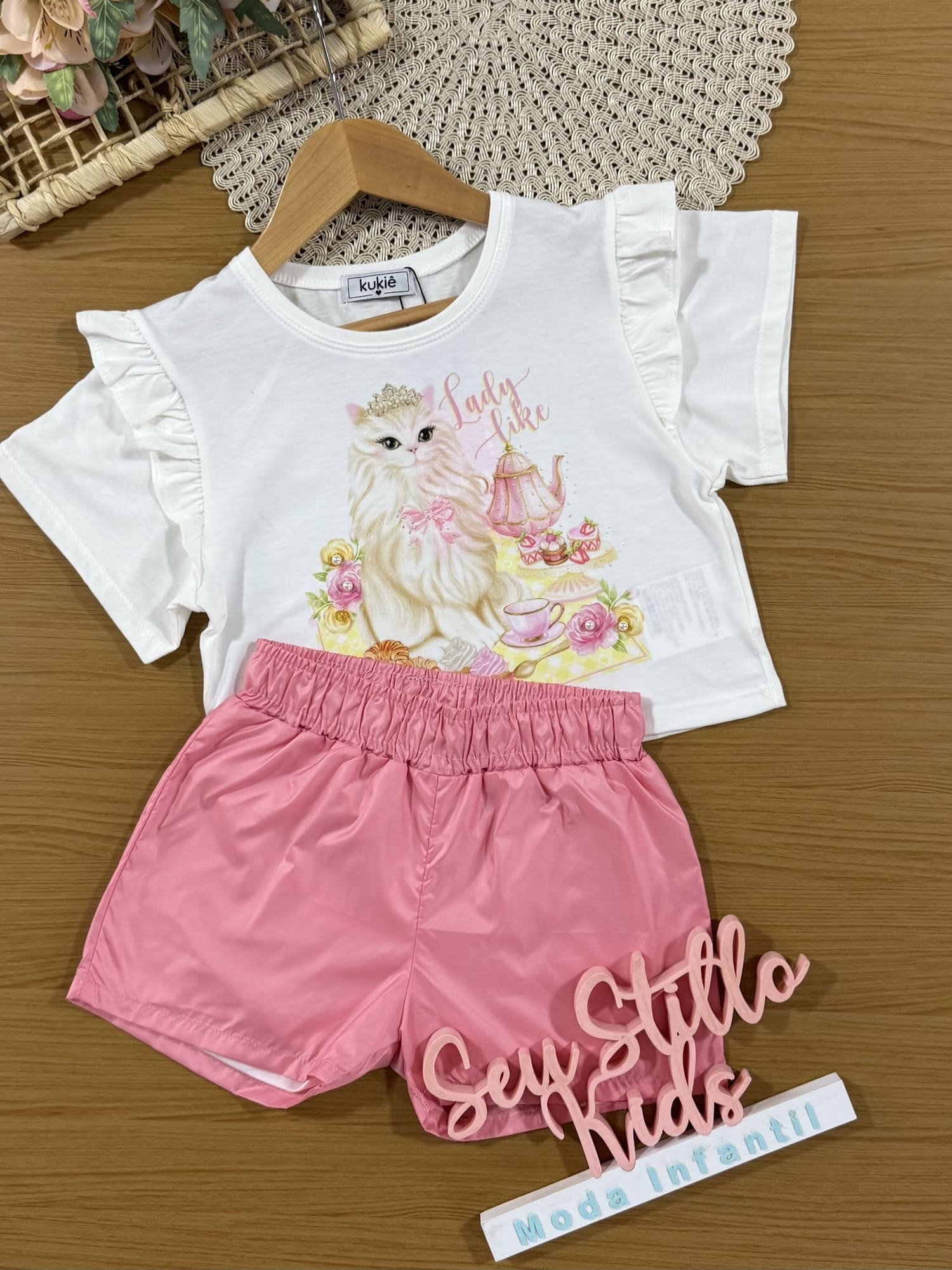 Conjunto Infantil Kukiê com Shorts Rosa e Blusa Manga Curta Gatinha