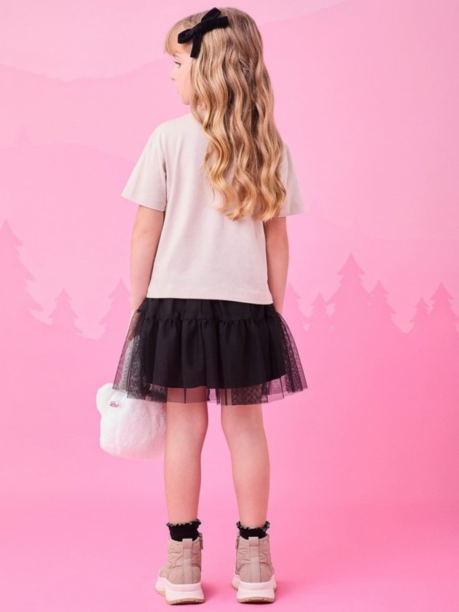 Conjunto Infantil Momi com Saia em Tule Preta e Blusa Bege Hello Kitty