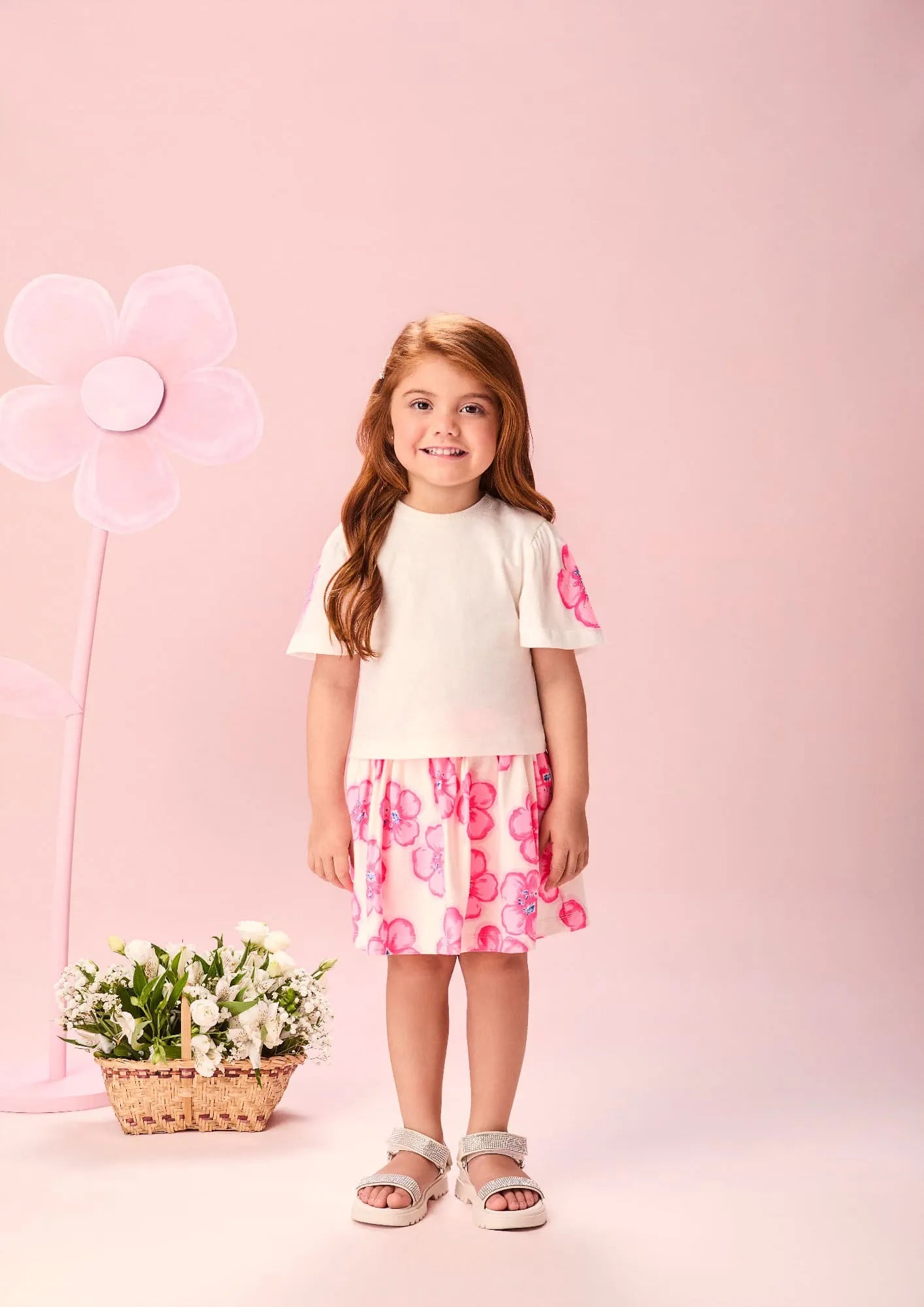 Conjunto Infantil Menina Momi Com Saia Floral e Blusa Branca