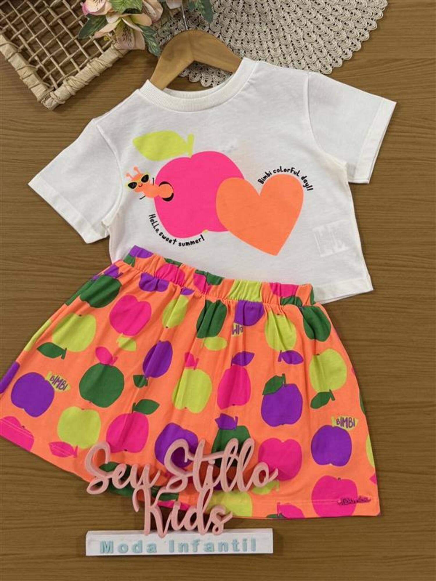Conjunto Infantil Bimbi Verão com Saia Laranja e Blusa Branca Maçãzinha