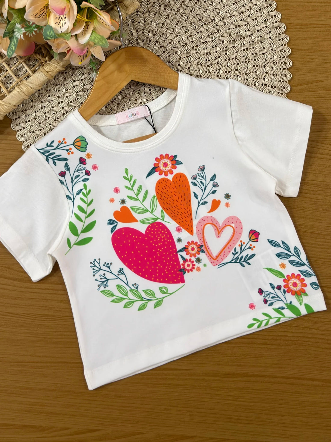 Conjunto Infantil Kukiê com Shorts Rosa Listrado e Blusa Florzinhas e Corção