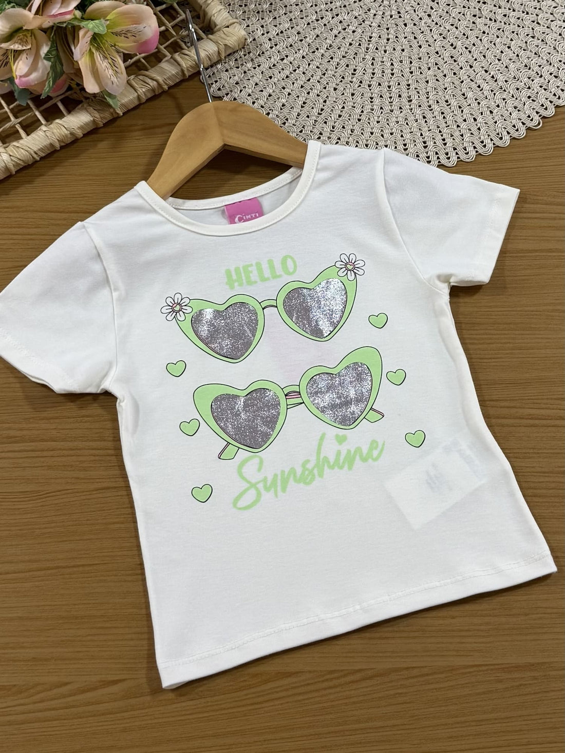 Conjunto Infantil Cinti com Shorts Verde e Blusa Hello Sunshine