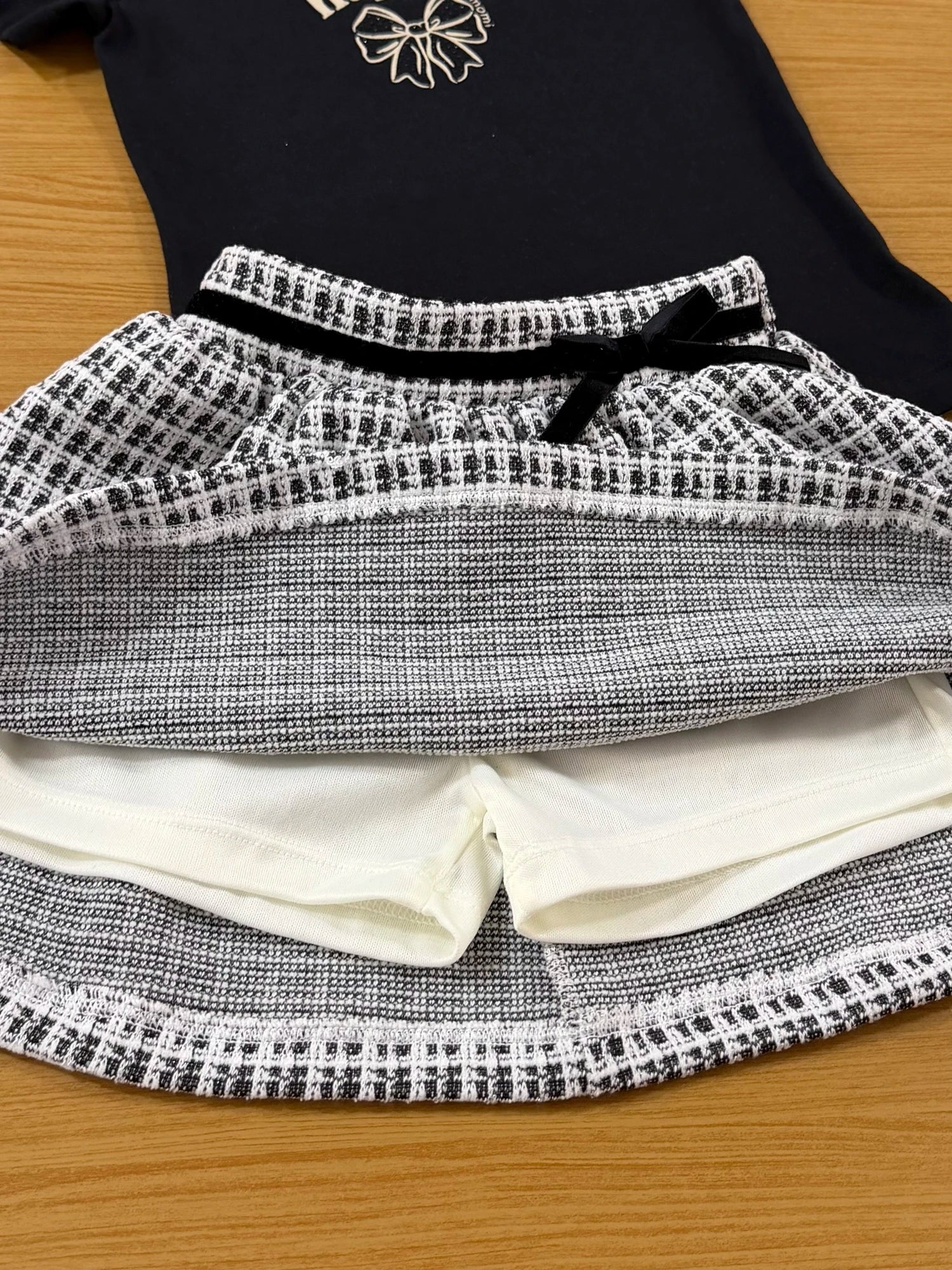 Conjunto Infantil Momi Inverno com Saia e Blusa Manga Longa Preta Amazing