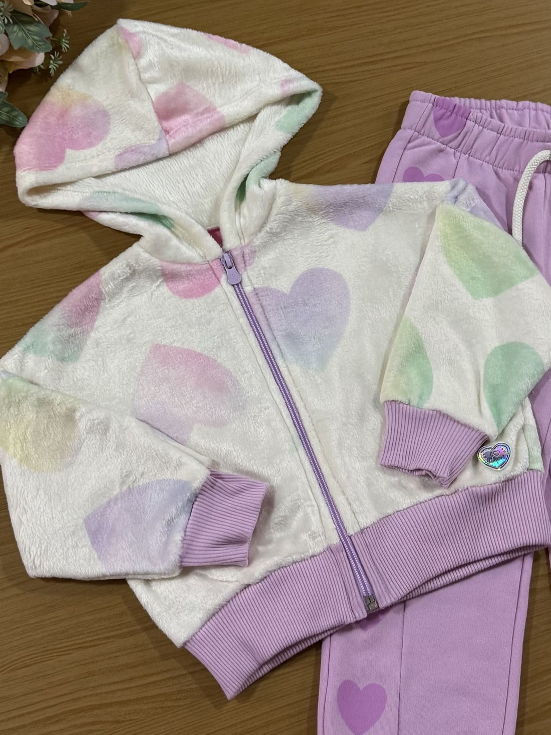 Conjunto Infantil Cinti Inverno Calça Lilás e Jaqueta Fleece Coração