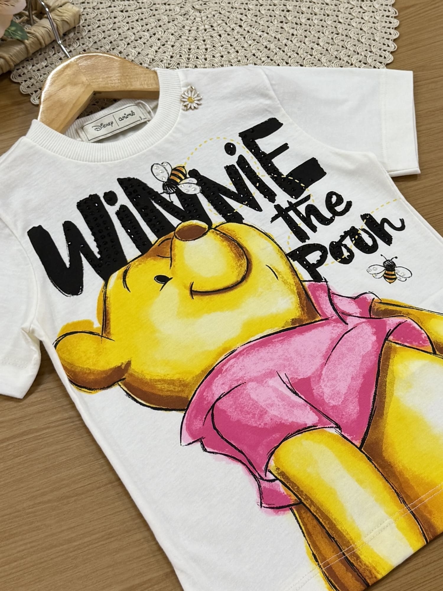 Blusa Infantil Animê Verão Branca Ursinho Pooh com Strass