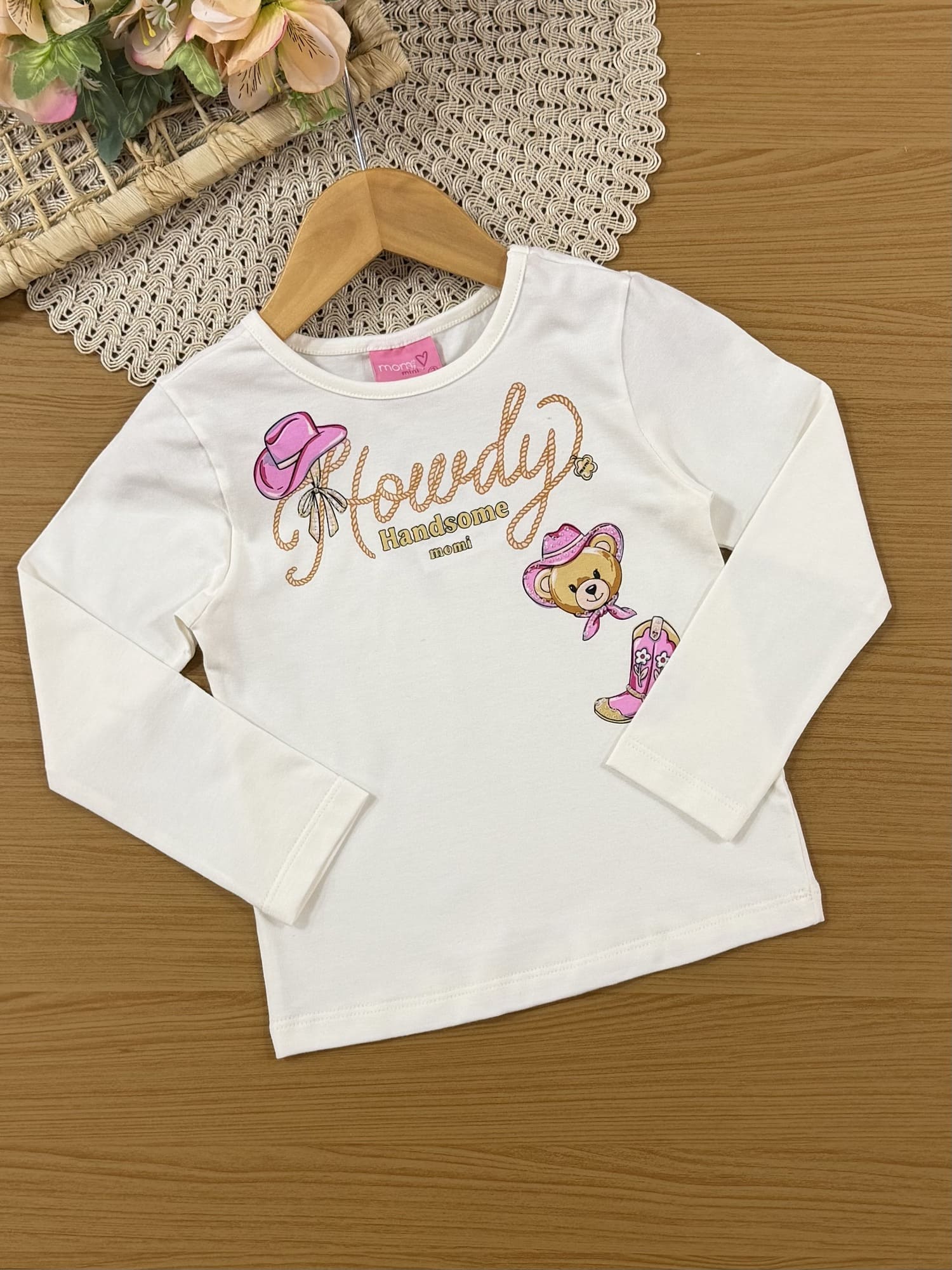 Conjunto Infantil Momi Inverno com Shorts Saia Bege e Blusa Manga Longa Ursinha Boiadeira