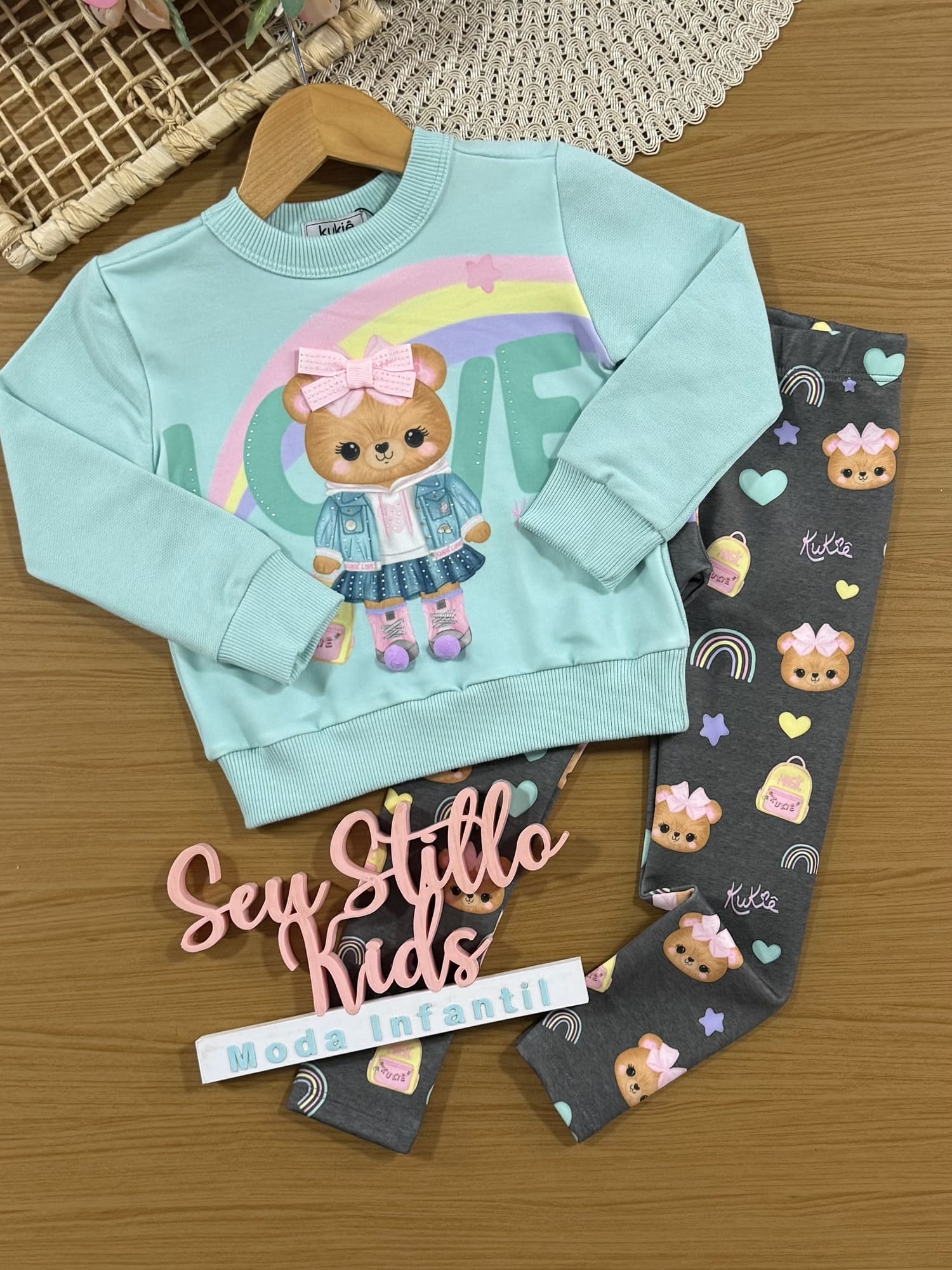 Conjunto Infantil Inverno Kukiê com Calça Cinza e Moletom sem Flanela Verde Ursinha Love
