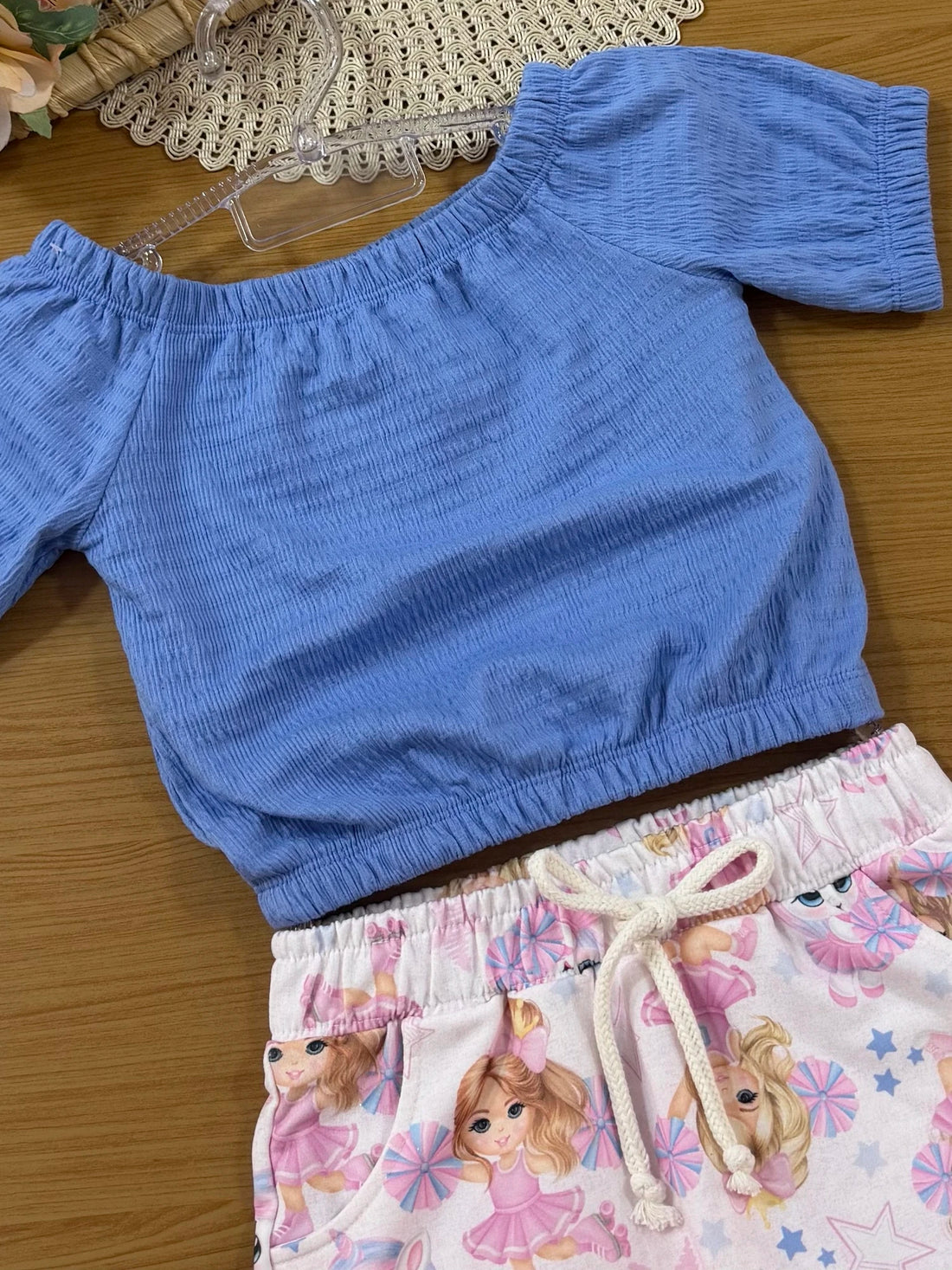 Conjunto Infantil Cinti Verão com Shorts Estampado Lider de Torcida e Blusa Azul