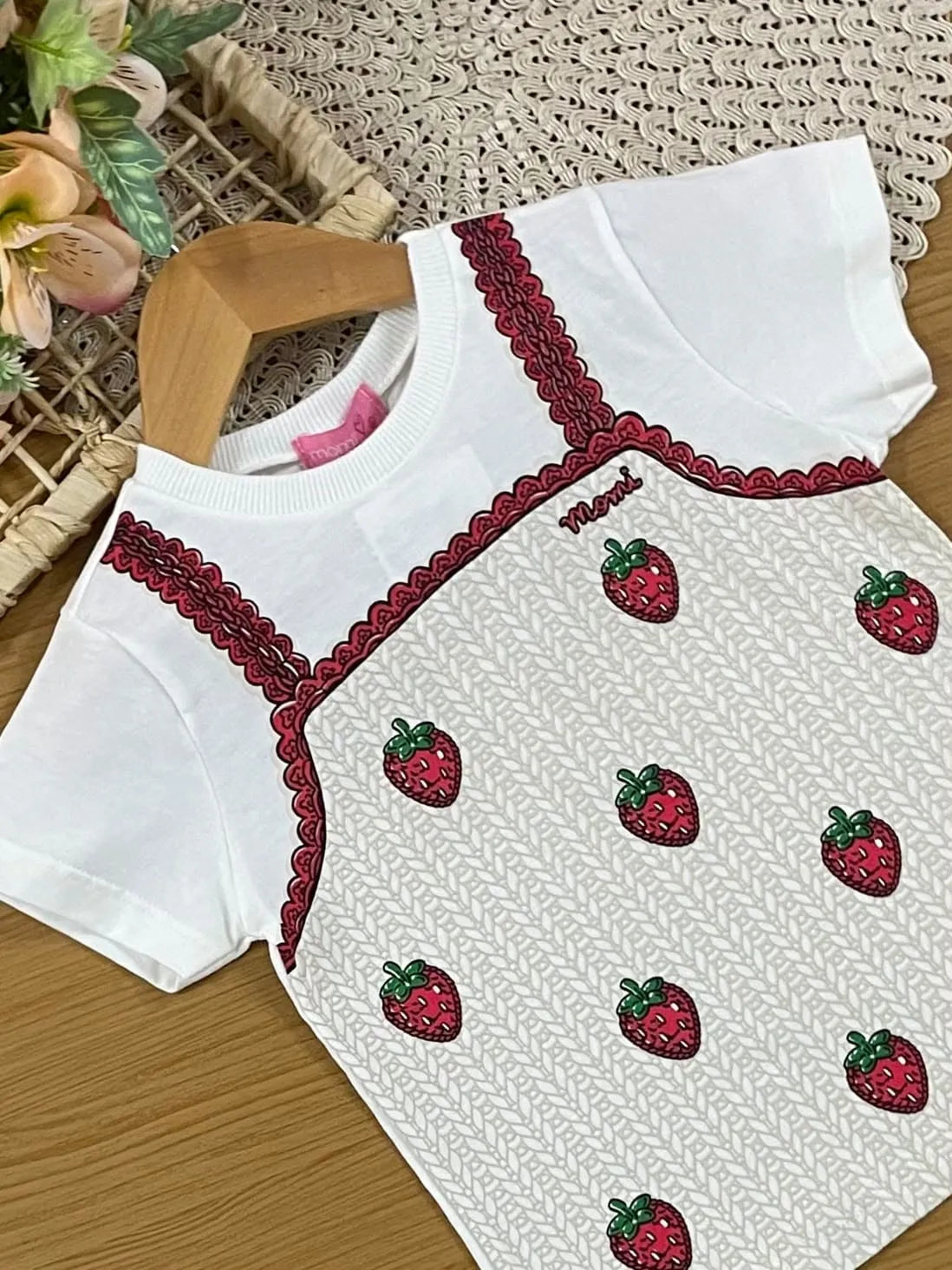 Blusa Infantil Menina Momi Branca Moranguinhos