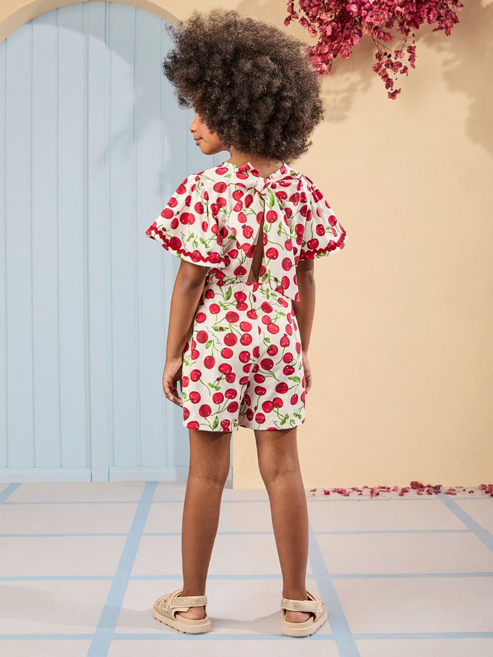 Macaquinho Infantil Animê Verão Off White Cereja