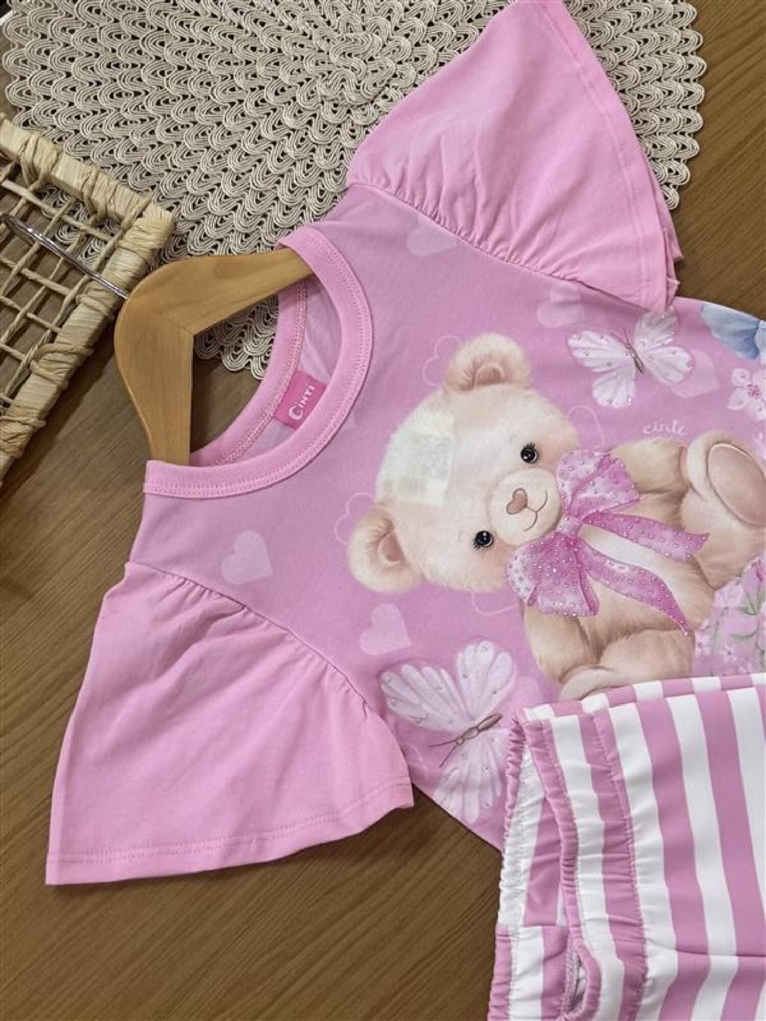 Conjunto Infantil Cinti Verão com Shorts Ciclista Listrado e Blusa Rosa Ursinha Floral