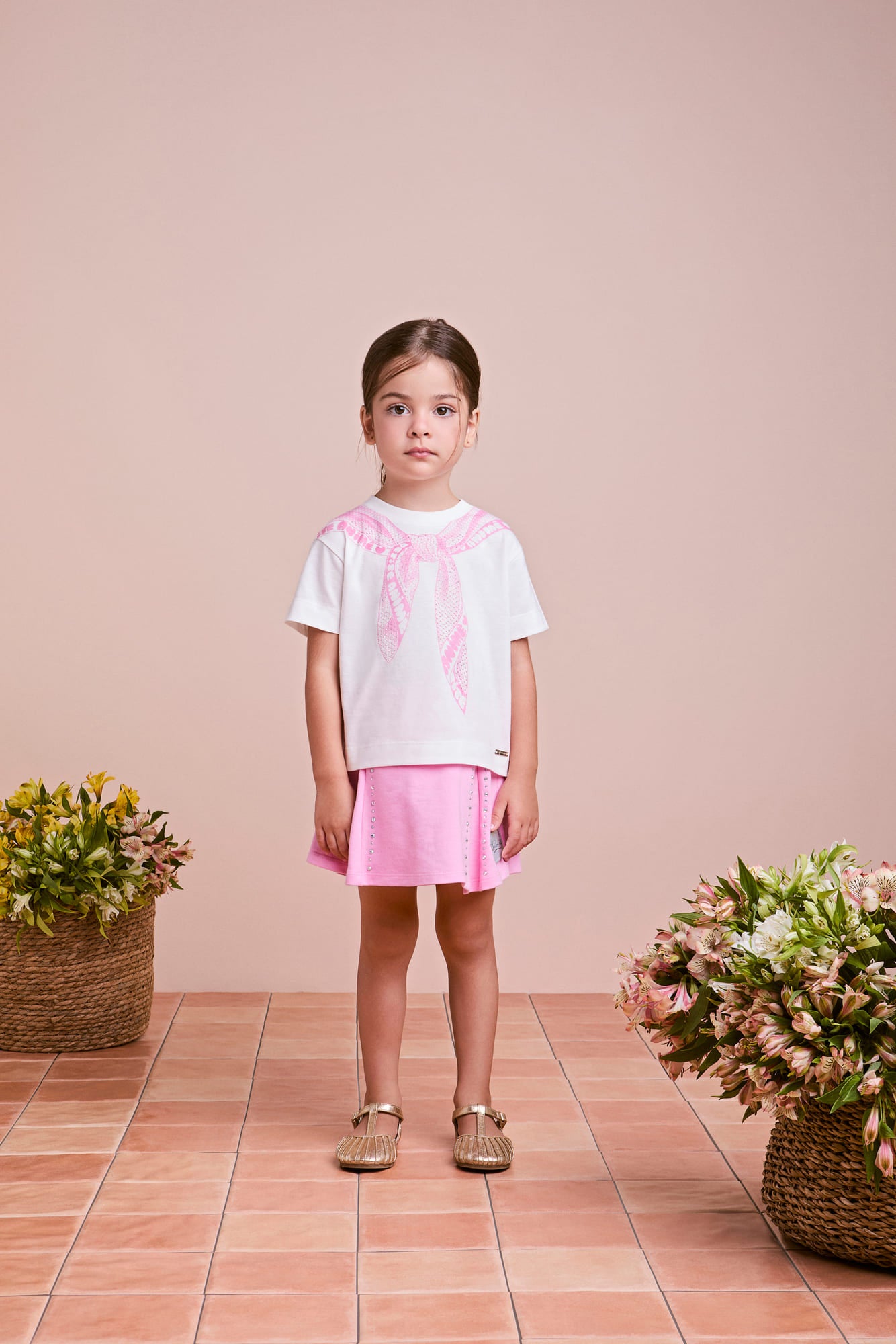 Conjunto Infantil Animê Verão com Shorts Saia Lilás e Blusa Branca Bandana