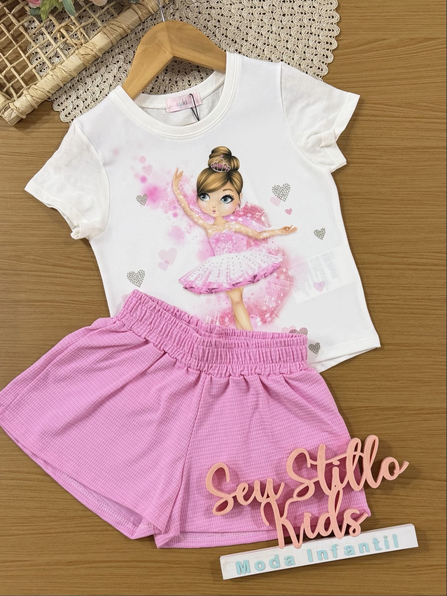 Conjunto Infantil Kukiê com Shorts Rosa e Blusa Bailarina