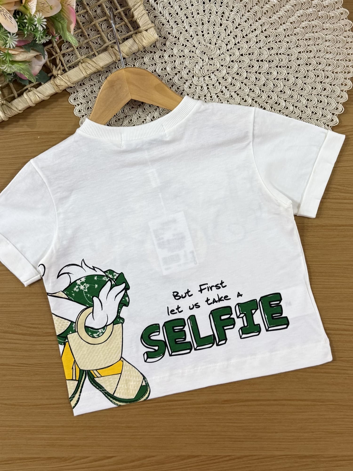 Conjunto Infantil Animê Verão Shorts Verde com Laço e Blusa Branca Minnie e Daisy Disney