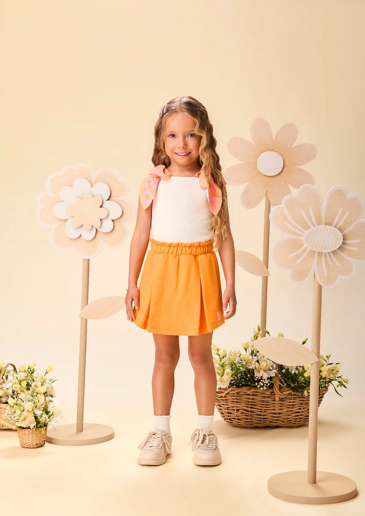 Conjunto Infantil Menina Momi com Shorts-Saia Laranja e Blusa Canelada Branca