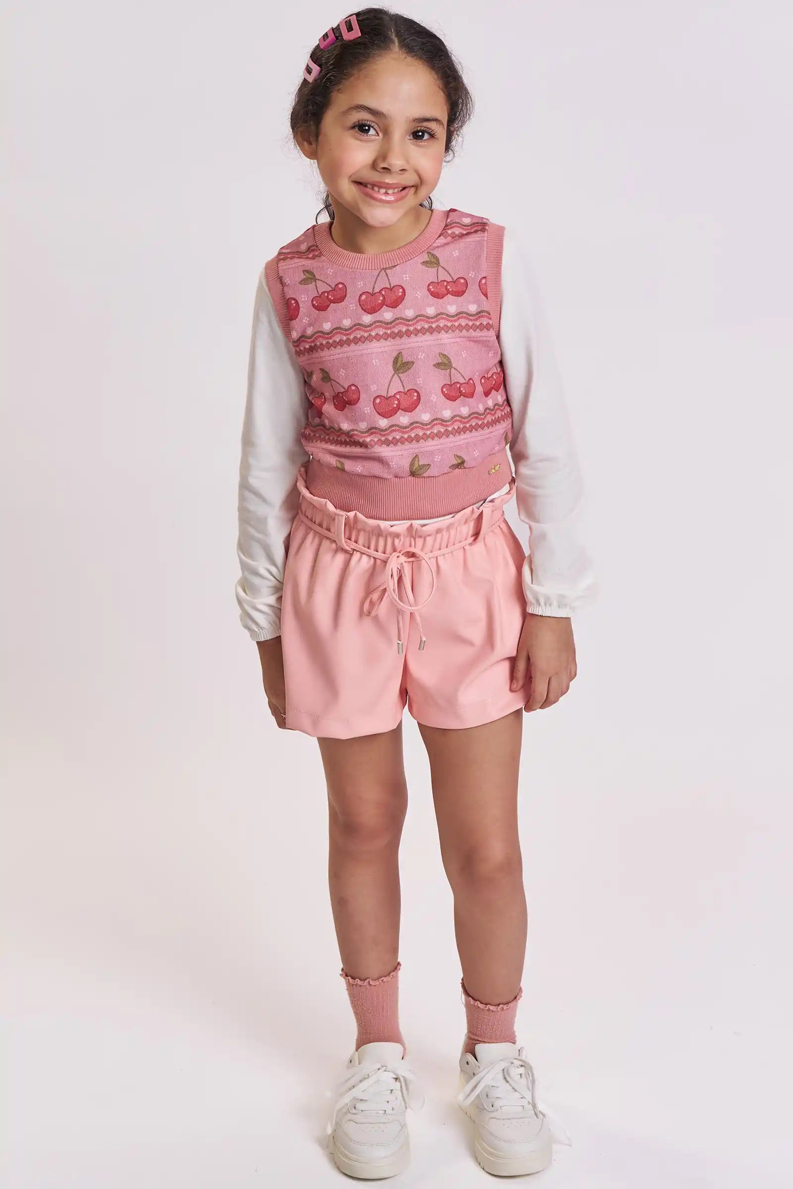 Conjunto Infantil Kukiê Inverno com Shorts Rosa, Blusa Manga Longa e Colete Cerejinha