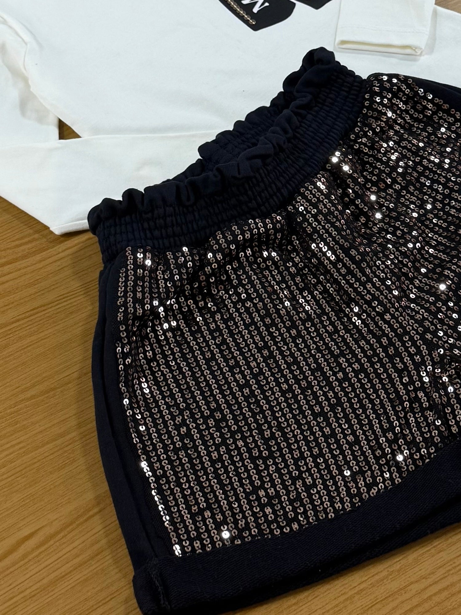 Conjunto Infantil Momi Inverno Shorts Paetê e Blusa Manga Longa Laço
