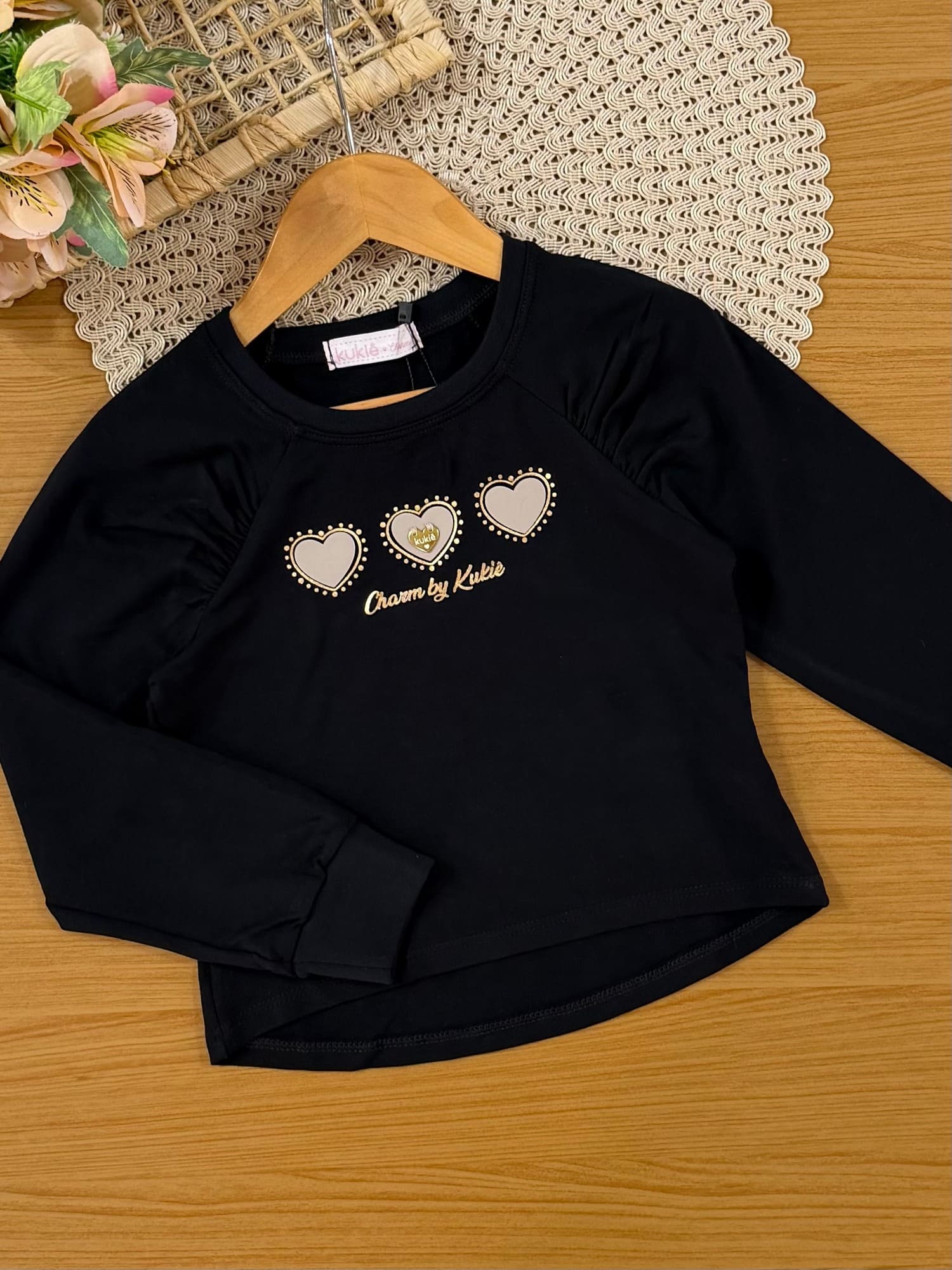 Conjunto Infantil Kukiê Inverno com Saia Bege e Blusa Manga Longa Corações