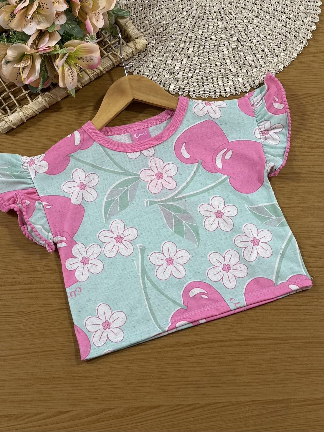 Conjunto Infantil Cinti Verão com Shorts e Blusa Verde Floral
