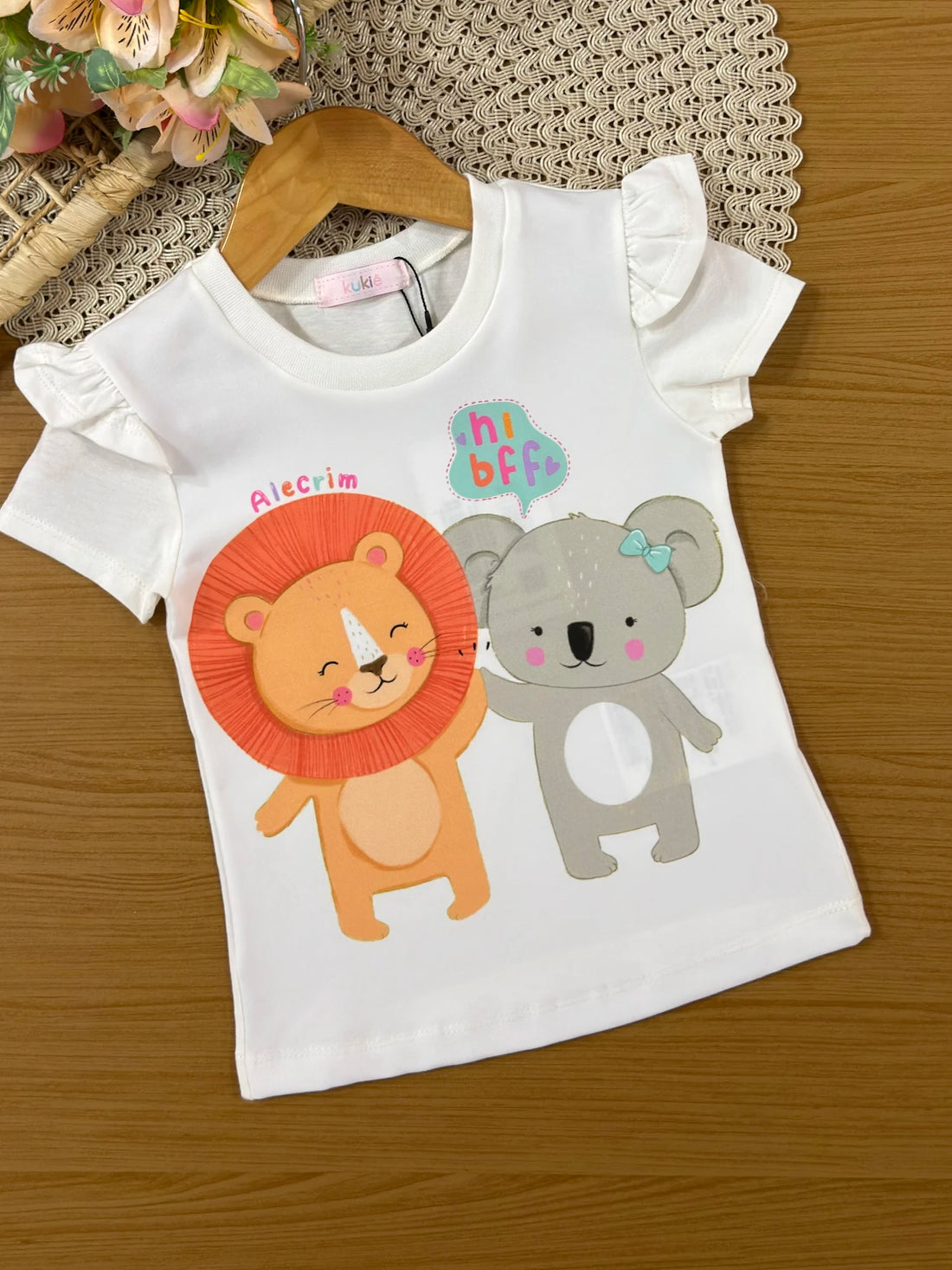 Conjunto Infantil Kukiê com Shorts Ciclista Cinza e Blusa Bichinhos