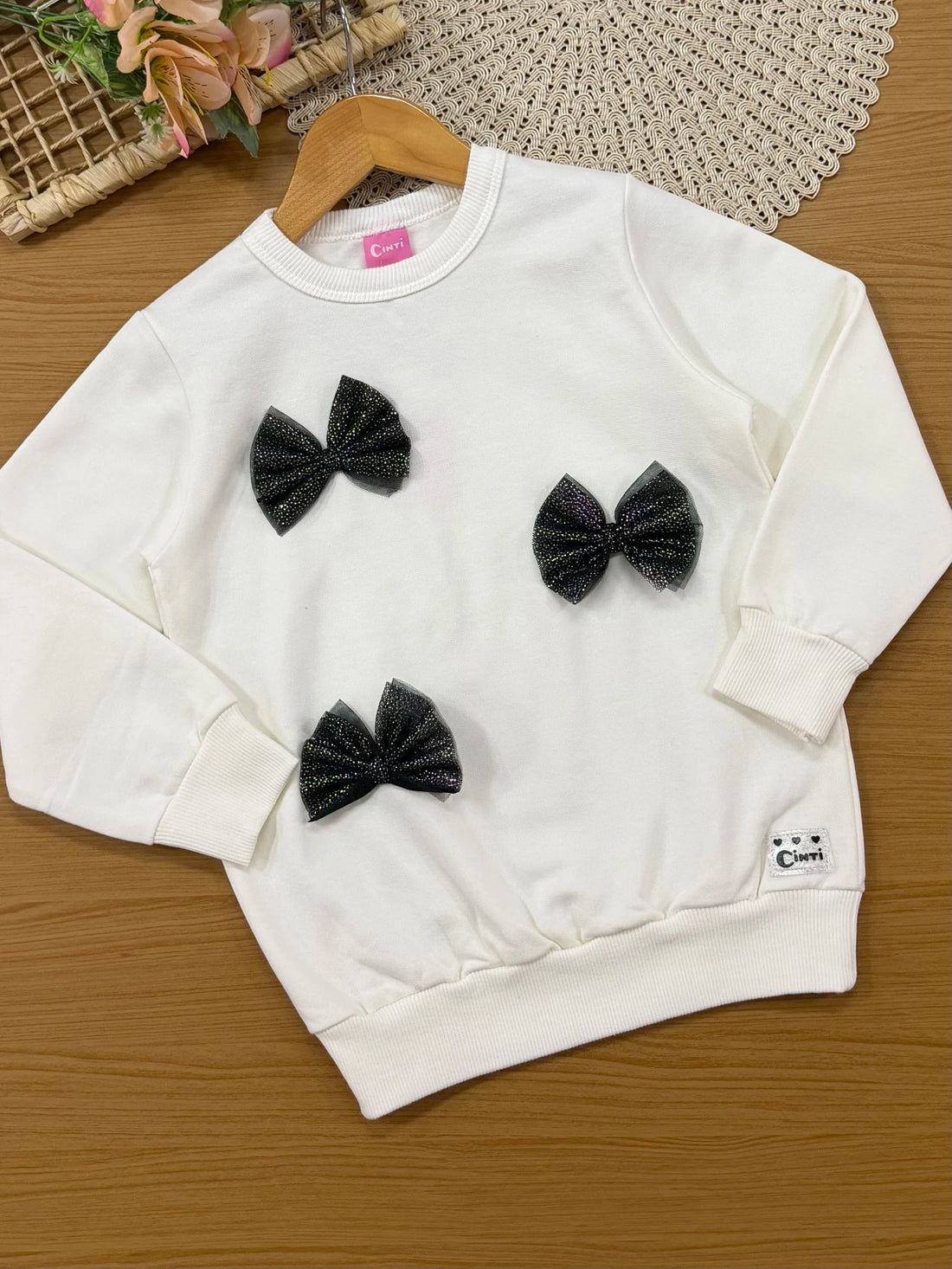 Conjunto Infantil Cinti Inverno com Calça Legging Preta e Moletom Flanelado Laços